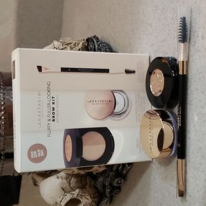 ANASTASIA BROW KIT